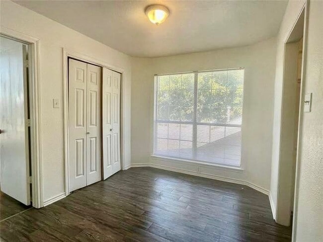 Building Photo - 1114 Holly St