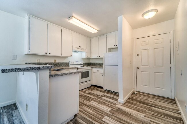 Cocina - Ramirez Court Apartments