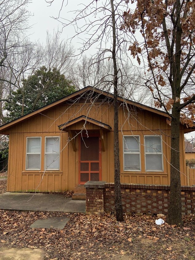 Primary Photo - Cozy House just a walk away from Campus!