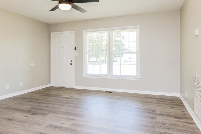 Foto del edificio - 2833 Nat Hoosier Ln