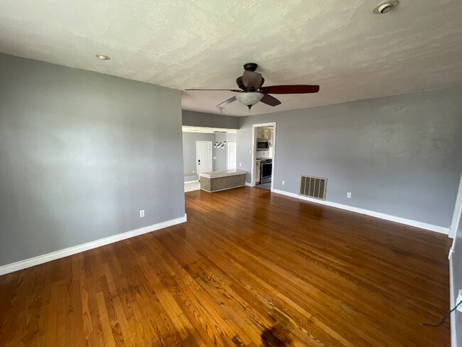 Foto del edificio - 1631 Andover Ct