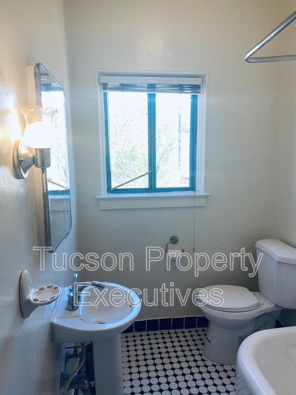 Foto del edificio - 1233 E Mabel St