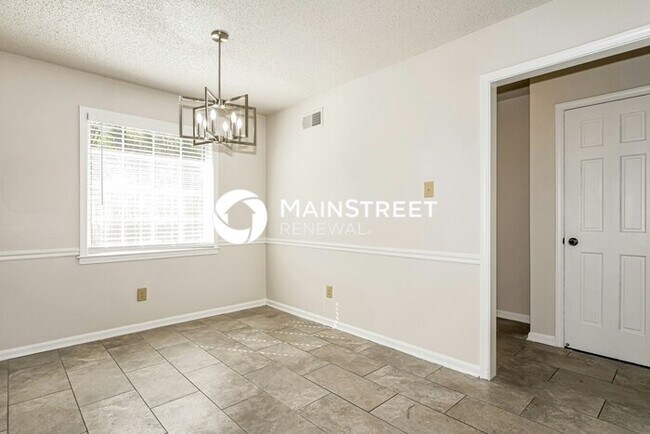 Building Photo - 4 Bedroom Pet-Friendly Home in GERMANTOWN, TN with Main Street Renewal
