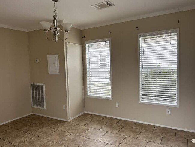Building Photo - 6941 MacDonald Ct
