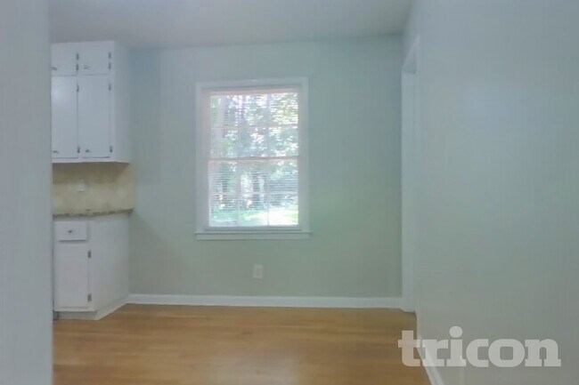 Building Photo - 2301 Cochise Dr
