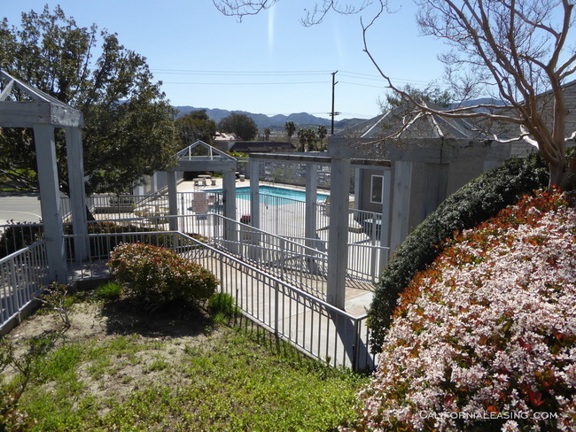 Building Photo - 18209 Sierra Hwy