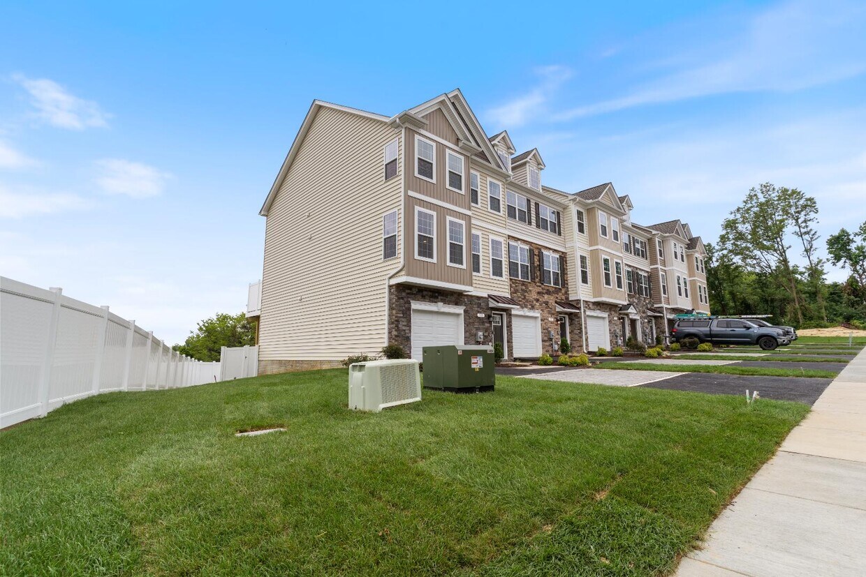 Foto del edificio - 95 Potomac Ct