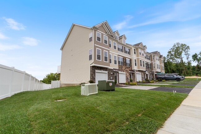 Building Photo - 95 Potomac Ct