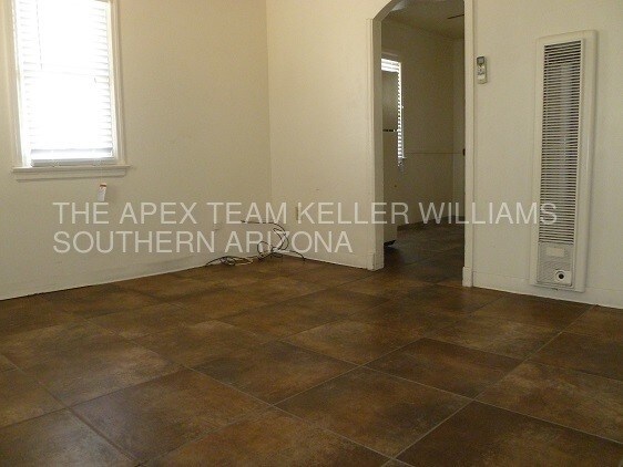 Foto del edificio - 1030 E Lee St