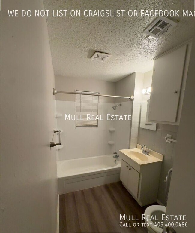 Foto del edificio - 817 Arnold Ave