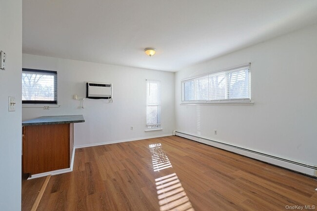 Building Photo - 25 Pierces Rd