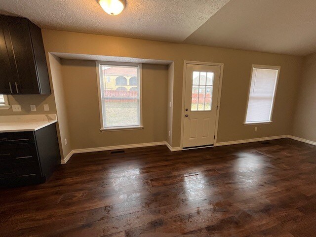 Building Photo - 1907 Holly Springs Ave