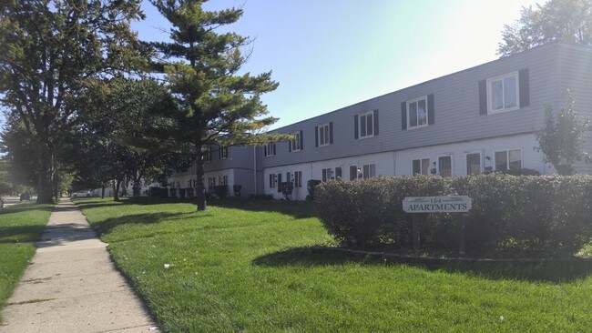 Building Photo - Dickinson Manor Apartments