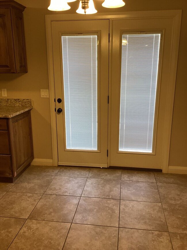 Foto del edificio - 340 1425 N St