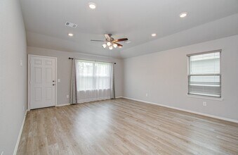 Building Photo - 2030 Brixham Bluff Ln