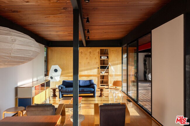 Building Photo - 3075 Knob Dr