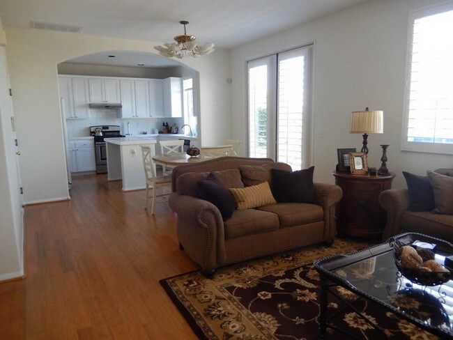 Foto del edificio - 3707 Azimuth Pl