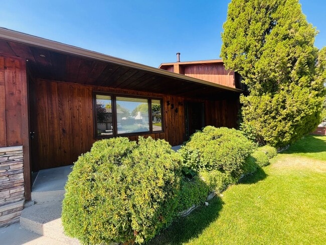 Foto del edificio - Beautiful 5 bed/3 Bath Home in Heights
