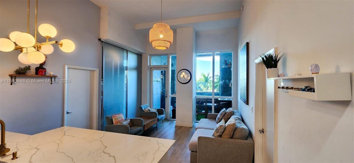 Foto principal - 244 Biscayne Blvd