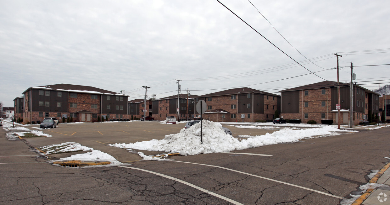 Primary Photo - Campus View Apartments