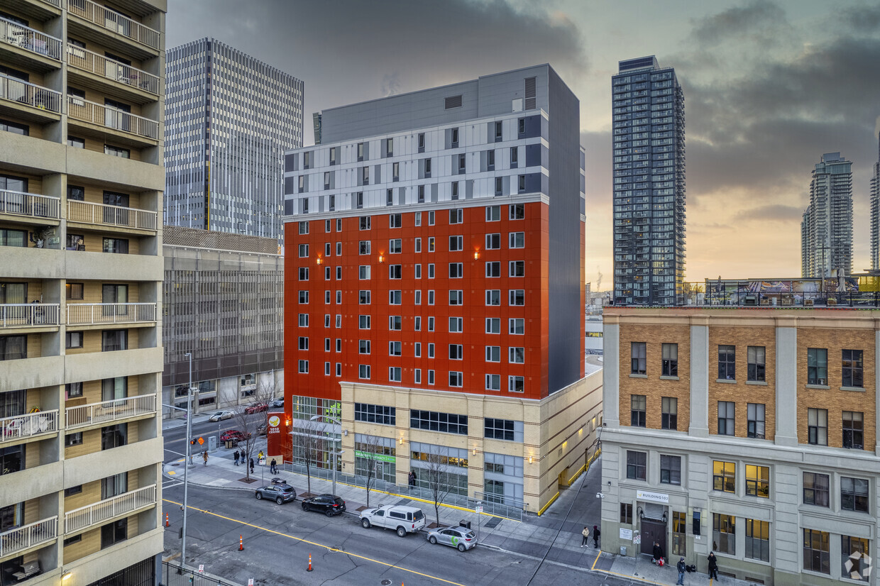 ＴＨＥGREAT E ST  COMPO  SER S The 1010 Centre Apartments - 1010 Centre St S Calgary, AB