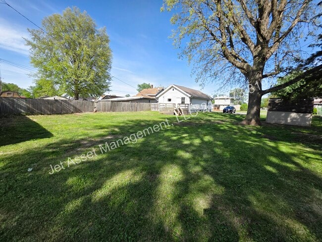 Building Photo - 3 bedroom House - FOR RENT