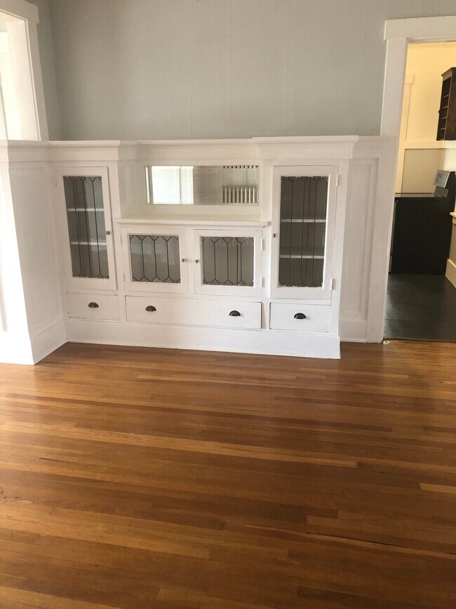 Dining Room - 264 E Boston St