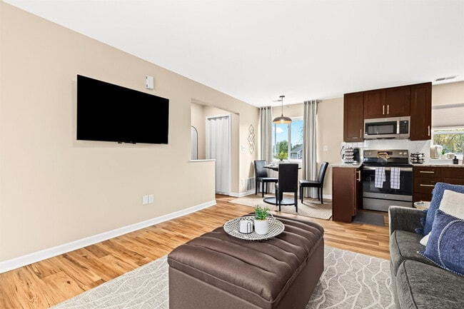 Foto del edificio - 18377 Sharon Ln