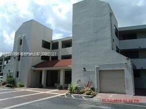 Building Photo - 112 Lake Emerald Dr