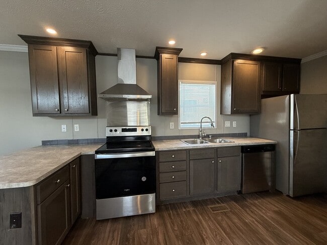 Building Photo - 10610 State Rte 762