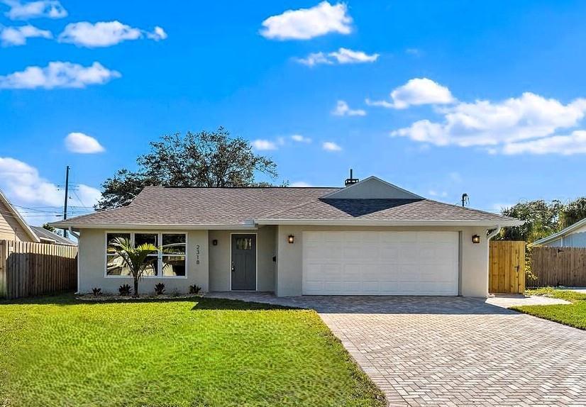 Foto principal - 2318 39th Ave N