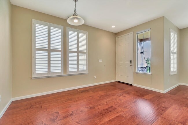 Building Photo - 5175 Trinity Park Dr