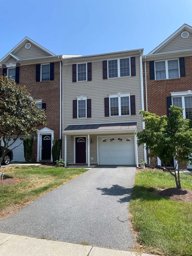 2971 Crystal Spring Ln, Rockingham, VA 22801 - Townhome Rentals in ...