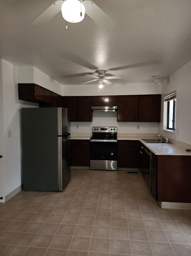 Foto del edificio - Long Realty & Property Management, LLC - 3...