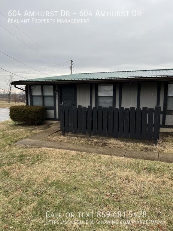 Primary Photo - Amhurst Apartments, 604 Amhurst Dr