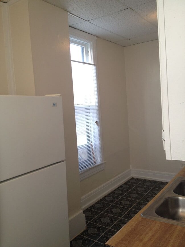 Photo - 912 N 10th St Apartment