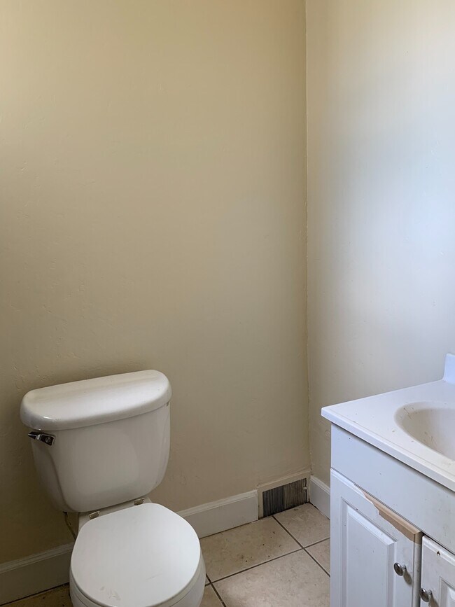 Foto del edificio - 4 Bedroom 1.5 Bath Home