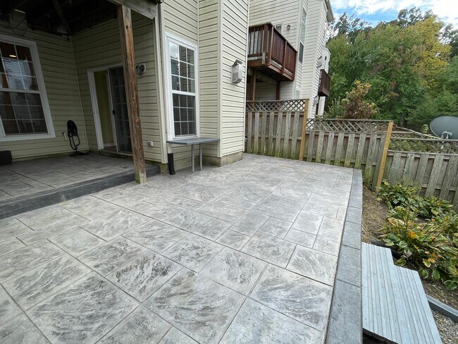 Patio - 25149 Sodalite Sq