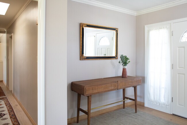 Foto del edificio - 16 Crestwind Dr