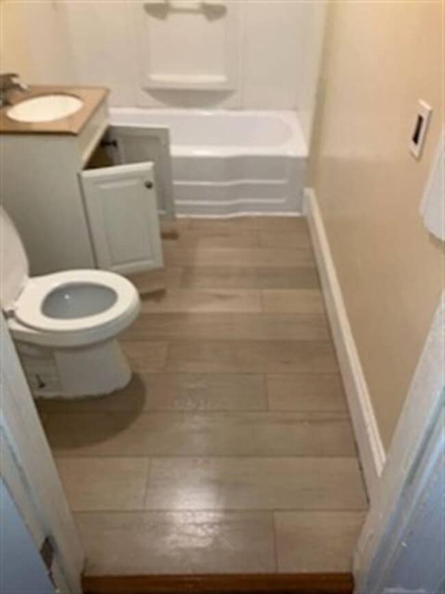 Building Photo - 2250 E 86th St