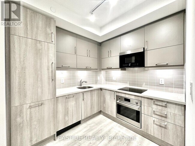 Building Photo - 8119-8119 Birchmount Rd