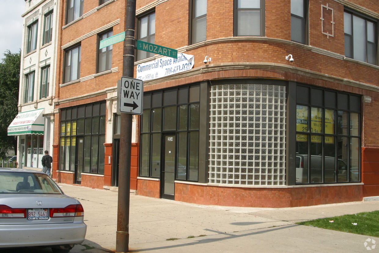 2834-2836 W Roosevelt - Roosevelt & Mozart Apartments
