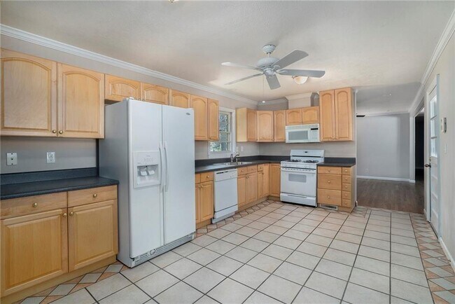 Foto del edificio - 3454 N Creekview Dr