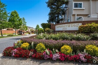 Building Photo - 2800 Plaza del Amo