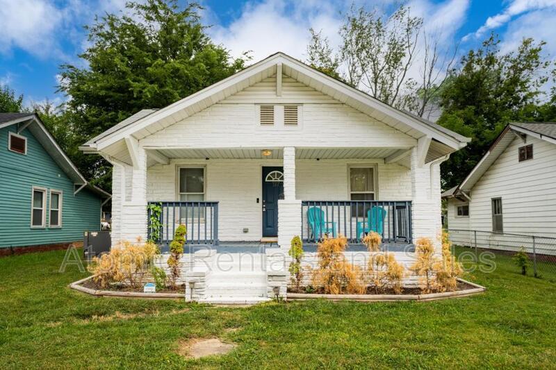Primary Photo - 717 E Oldham Ave