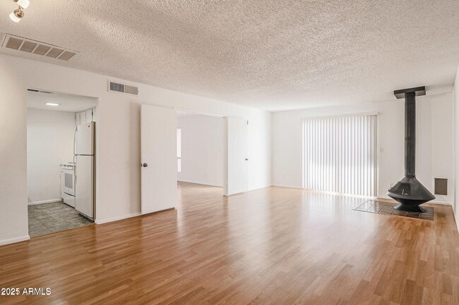 Building Photo - 4346 N 19th Dr