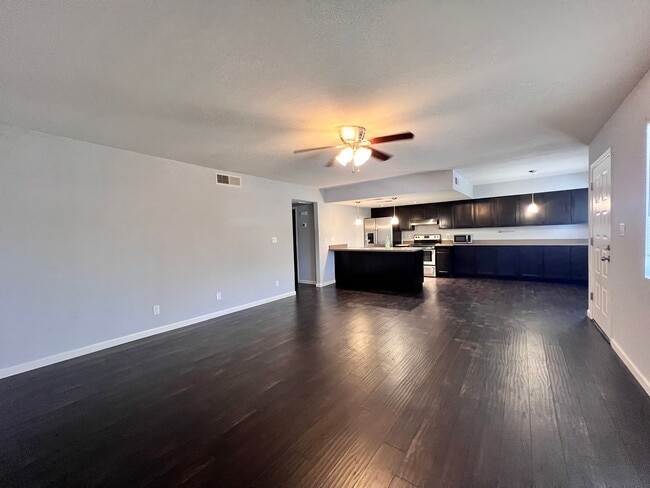 Building Photo - 1249 N Granite Reef Rd