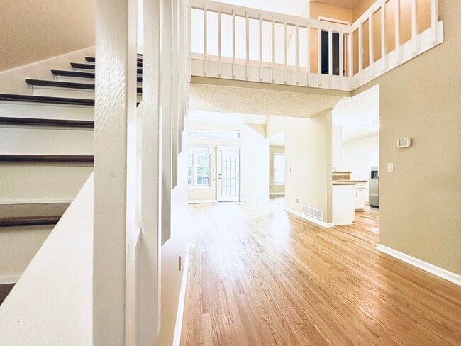 Building Photo - 5030 Laurel Bridge Dr SE