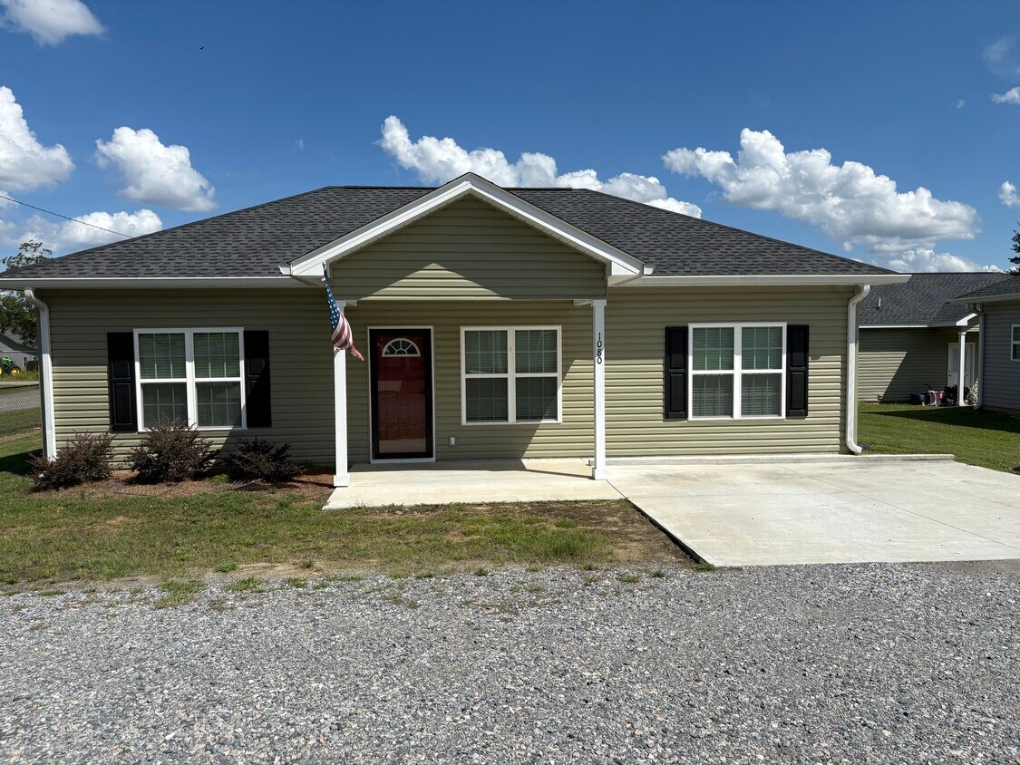 Foto principal - 1322 Stanley St
