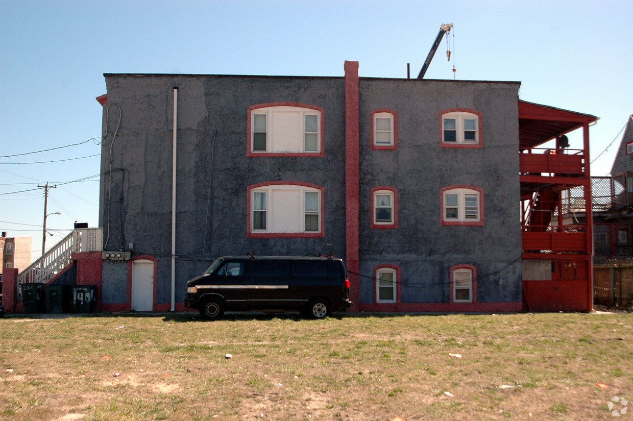 Building Photo - 220 S Rhode Island Ave